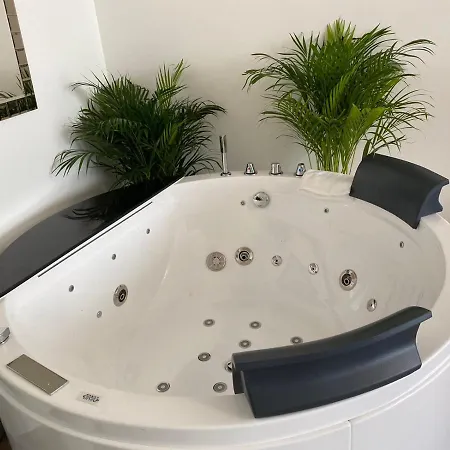 Oase - Luxurious Near The Center With Free Parking דירה ברטיסלאבה